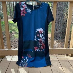 NWT Simply Vera Short Sleeve Dress, Medium
